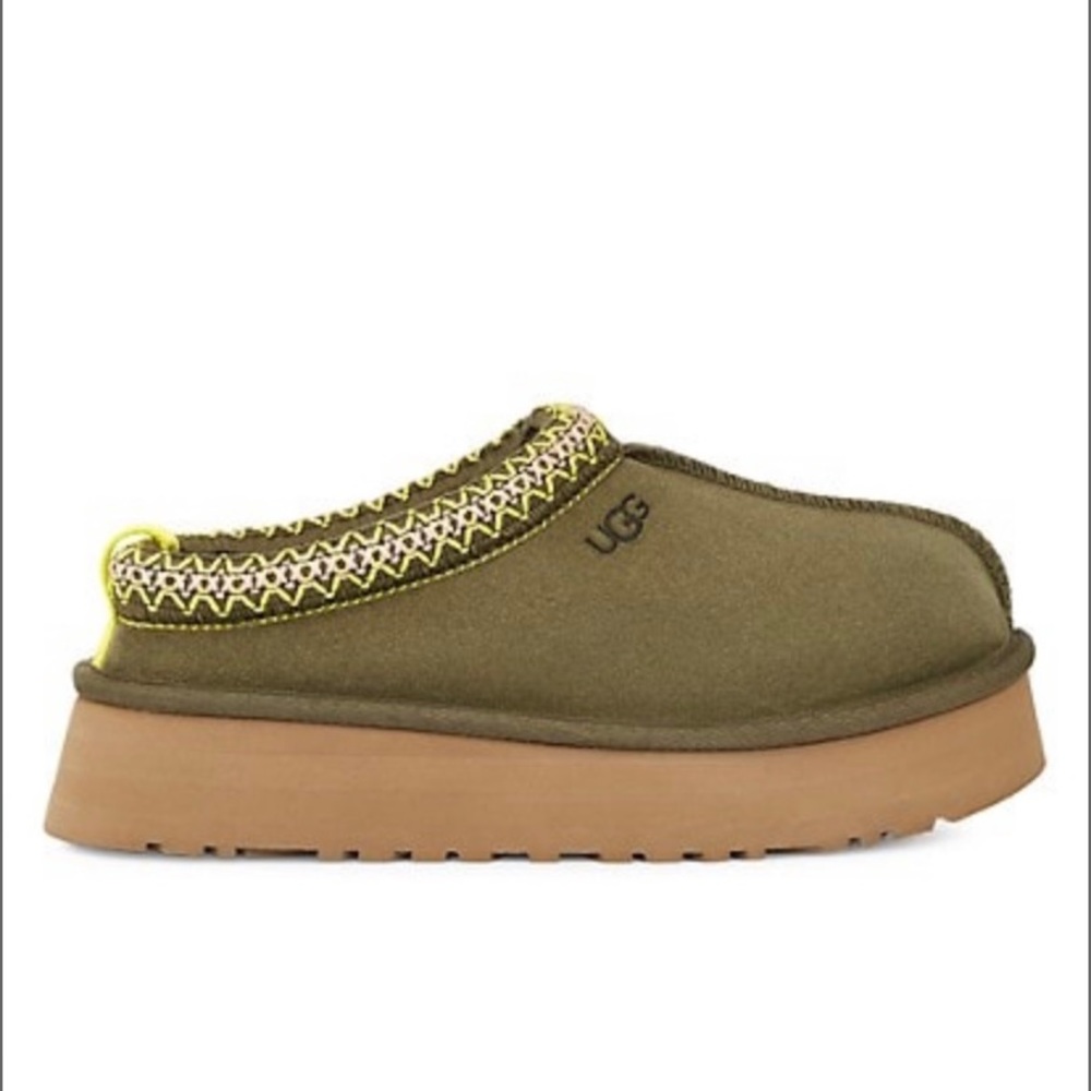 Ugg tazz in olive green size 37